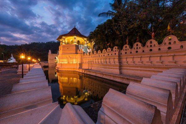 Kandy-Temple-of-the-Sacred-Tooth-Relic