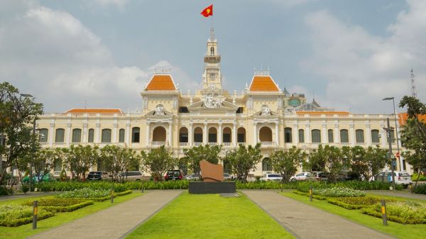 Ho-Chi-Minh-Rathaus-Vietnam