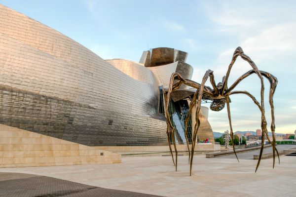 Bilbao-Guggenheim-Museum-