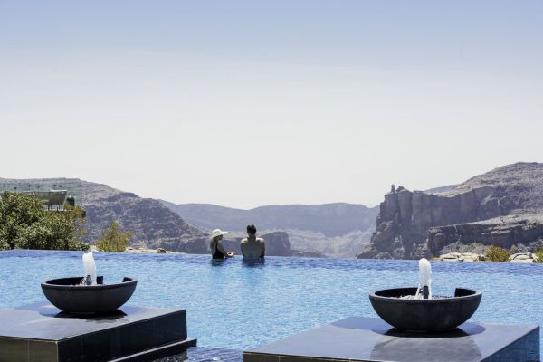 Anantara-Al-Jabal-Al-Akhdar-Resort-Infinity-Pool
