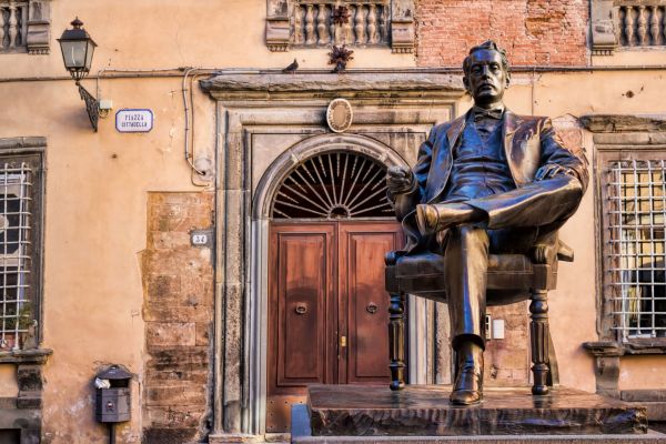 Lucca-Puccini-Haus-Statue