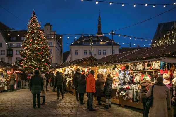 Weihnachtsmarkt-Stände