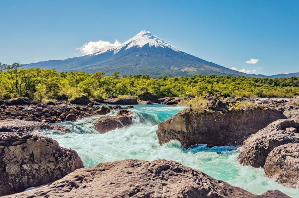 Vulkan-Osorno-mit-Saltos-de-Petrohue