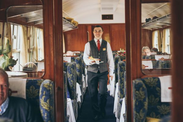 Saphos-Classic-Steam-Train-Pullman-Service