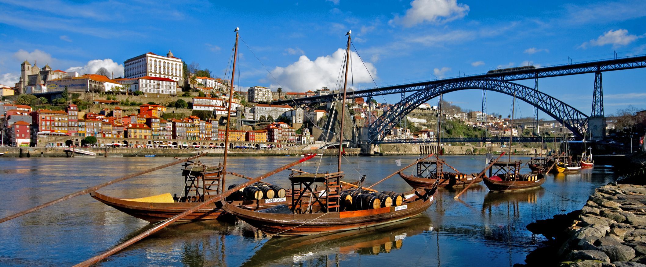  Alte-Weinsegler-in-Porto.jpg 